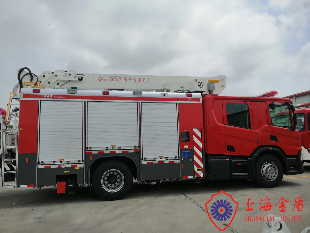 25 Meter Working Height Aerial Work Platform Fire Truck Spray Range Over 60m