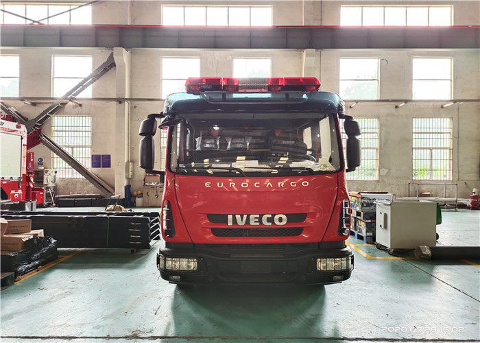 4×2 Drive Small Water Tanker Fire Truck with 5 seats in Cab and  2000L Tender