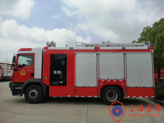 फ्रंट विंच और इंडिपेंडेंट क्रू रूम के साथ 210kw 4x2 ड्राइव फोम फायर ट्रक