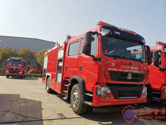 8000 किग्रा निविदा के साथ 206kw 4x2 लंबा कैब जल फोम अग्नि बचाव वाहन